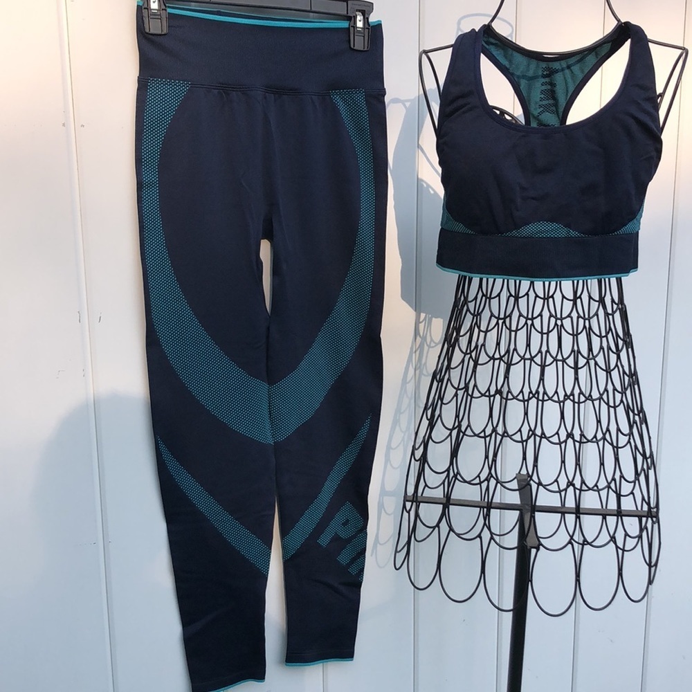 Pink Victoria’s Secret active clothing size medium blue active clothing … - Picture 2 of 10